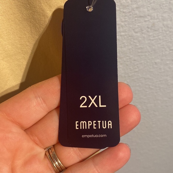 ๐ Shapewear Tank/cami; Empetua Adjustable straps - Picture 6 of 8